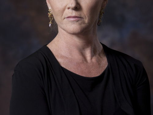 Els van der Plas kijkt naar het nieuws