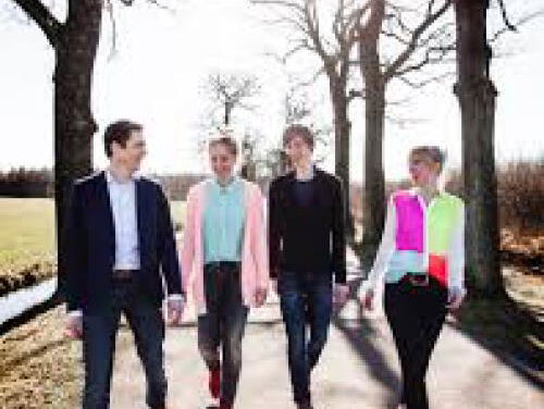 19:20 Liedje: Frjemde kusten van Tsjêbbe Hettinga/Colori Ensemble