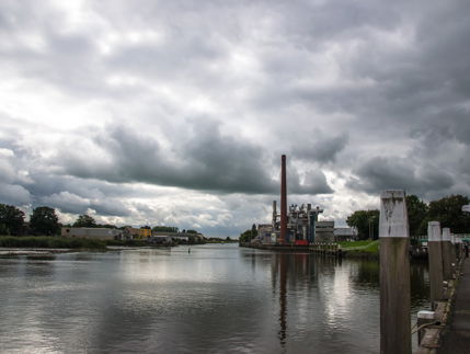 Gedicht: Geef mij maar de brede, de trage rivieren, van Rutger Kopland