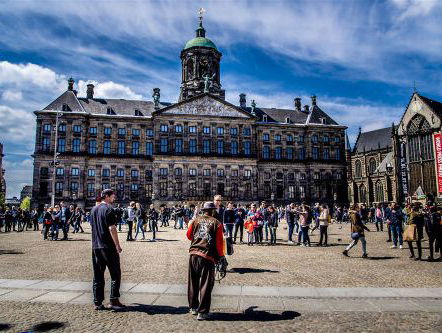 8:15 Nieuwe burgemeester van Amsterdam