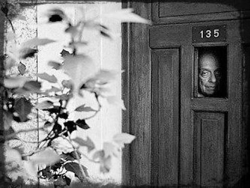 19:05 gedicht: Tiende reeks. 44 van Roberto Juarroz