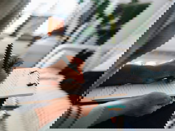 Jouw Stad psycholoco Carlos legt het bystander effect uit!