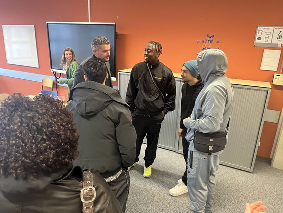 Reporter Camille spreekt Jefferson van Daily Paper tijdens bijzondere gastles!