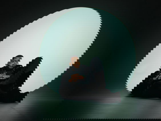 Reporter Camille gaat langs bij AOTM Denzel Neville voor Challenge!