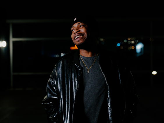 Reporter Camille gaat langs tijdens studiosessie van AOTM P2!