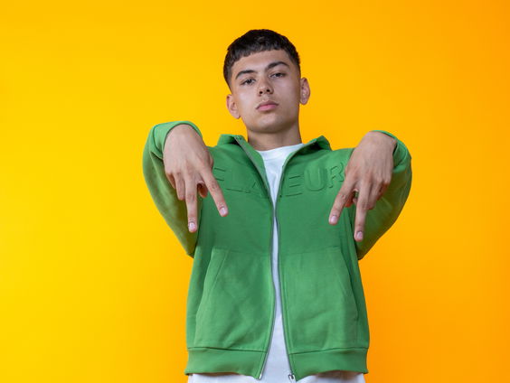 Genna dropt zijn nieuwe single 'Zaterdag'!