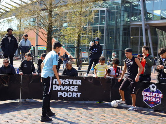 Reporter Camille is aanwezig bij de kwalificaties van de Panna Knock-outs in de Bijlmer!