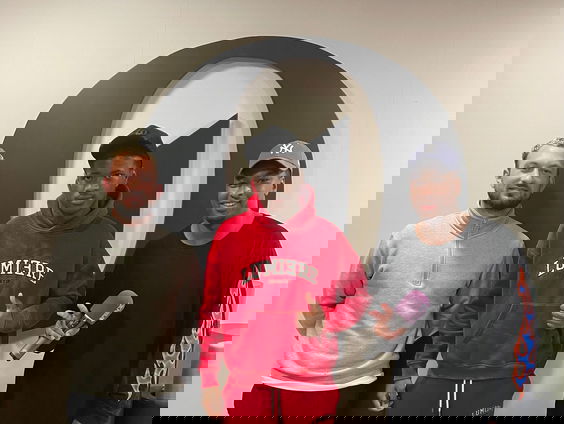 Reporter Shaquille maakt een liedje met Artist of the Month Burleson!