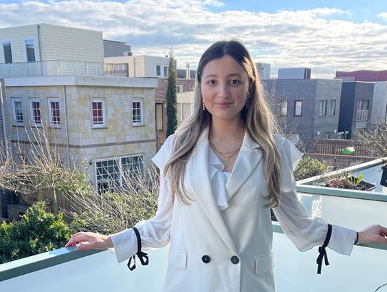 Hind is modeontwerper en heeft grote dromen!