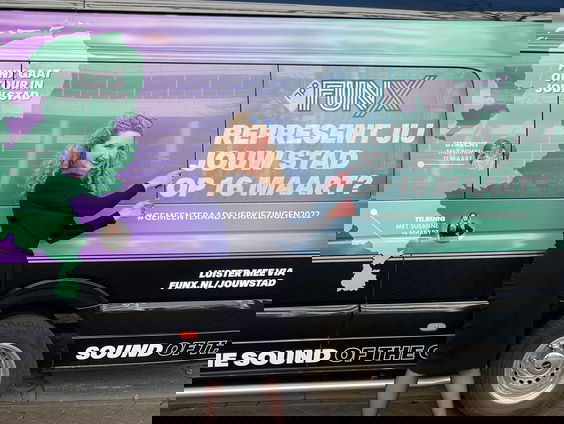 Claudia krijt uitspraken op de straat om bewustheid te creëren voor straat intimidatie