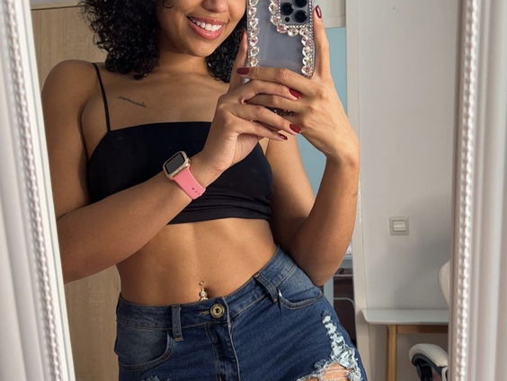 Pornoactrice Romy (23) is booming