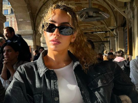 Sigourney K heeft met de track 'Vluchtstrook' meest gestreamde nummer van 2022!