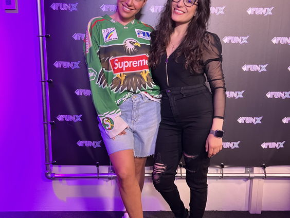 Sigourney K dropt haar playlist 'Echte meisjes huilen niet' met nieuwe tunes: "We kunen dit aan!"