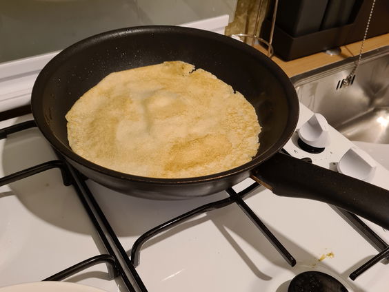 Reporter Marvin maakt 4/20 wietpannenkoek!