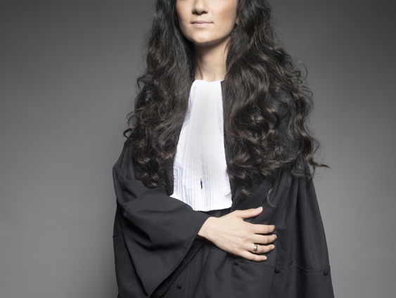 Advocate Feride Tosun: 'ik kijk neutraal naar de situatie van Johan Derksen'