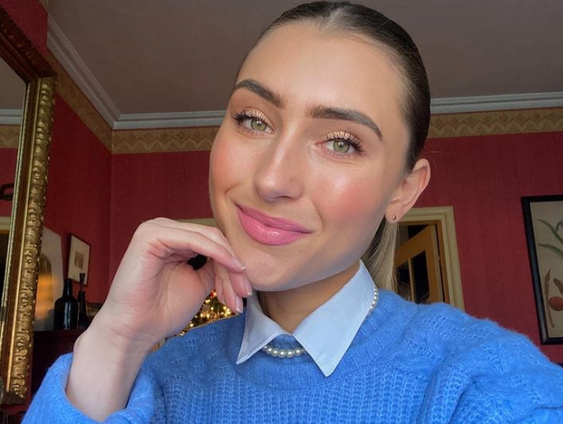 Fleur (23) zat in haar eentje vast in de trein: ‘’Ik raakte helemaal in paniek!’’