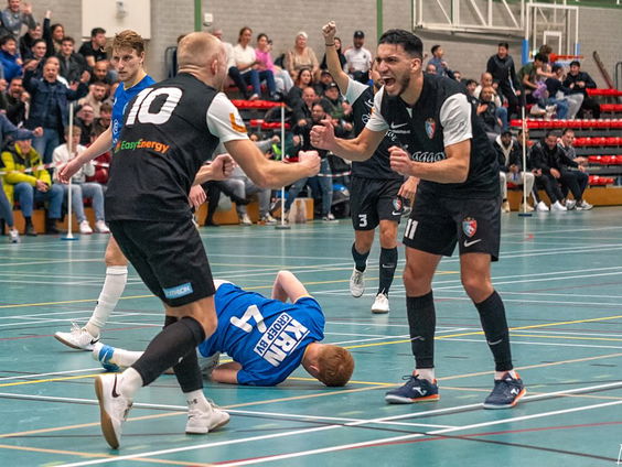 Gratis maaltijden tijdens Ramadan dankzij zaalvoetbalvereniging Tigers Roermond