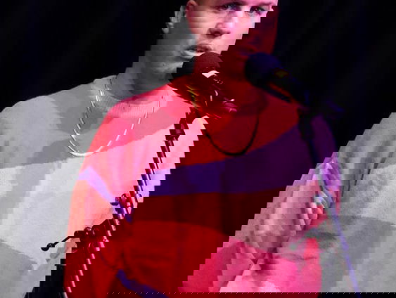 Spoken word artiest Luan Buleshkaj deelt zijn kijk op het onrecht dat de oeigoeren wordt aangedaan