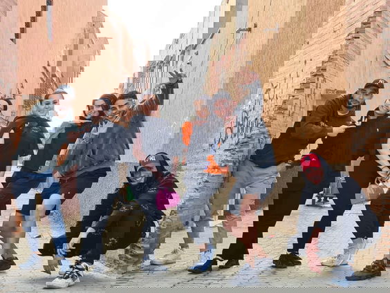 In de nieuwe NPO realityserie Poldermocro's gaan Marokkaanse jongeren op zoek naar hun identiteit!