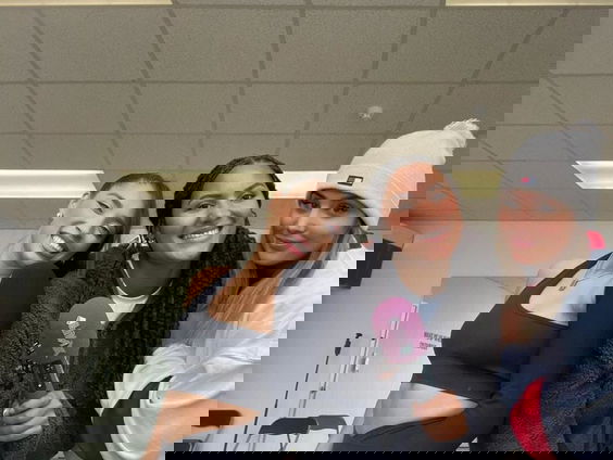 Reporter Camille doet mee met de Vocal Work-out bij Vocal & Performance Academy in Zaandam!