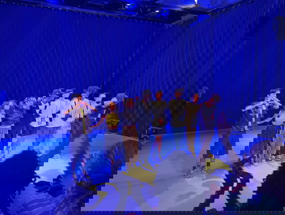 Reporter Camille gaat langs bij Conveydance in Arnhem en spreekt jonge choreograaf!