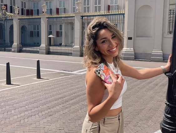 Ramina werd onterecht beschuldigd van een overval en moest een nacht in de cel blijven