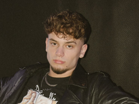 TYCH (21) vertelt wat zijn eerste bijna 1 miljoen streams voor hem betekent!