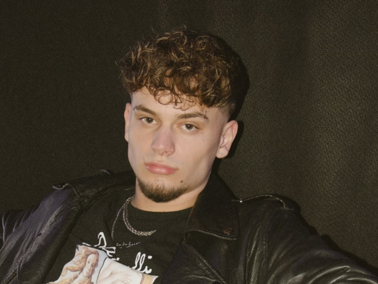 TYCH (21) vertelt wat zijn eerste bijna 1 miljoen streams voor hem betekent!