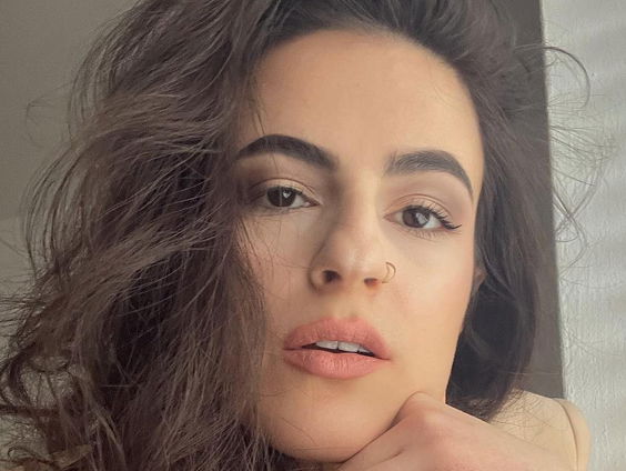 Tannaz belandt op de 386e plek in de FHM500: “Ik ben 12 jaar lang gepest om hoe ik eruitzie”