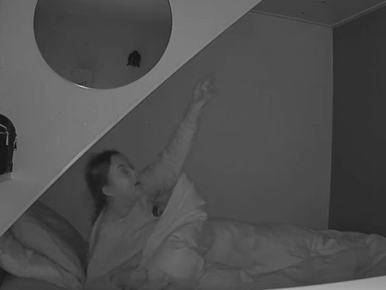 Fleur slaapwandelt elke avond en deelt dit op TikTok!