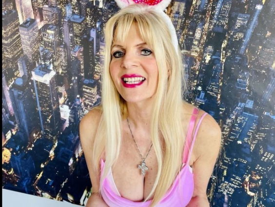 Een hele geile goedemorgen met Kim Holland!