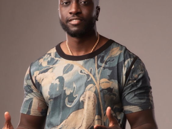 Duik in die lines met Frsh: "Er werd eens op mijn auto gekrast"