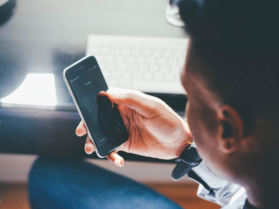 Report Camille: Hoe denk jij over social media?