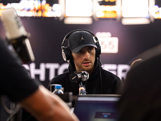 Serkan Özçağlayan draagt GLORY-overwinning op aan slachtoffers