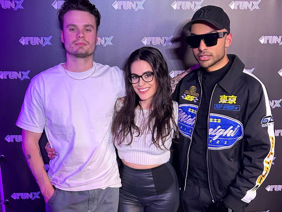 King Faisel dropt nieuwe tune en vertelt over hoe hij werd aangevallen: "Ik zocht psychologische hulp"