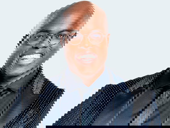 Jandino zet zich in voor jonge kids in Curaçao: “Wij moeten samenwerken voor de toekomst van de kinderen”