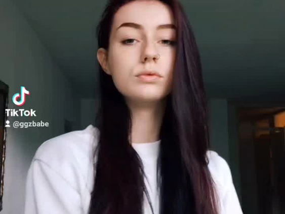 Hoe het is om een leven te leiden waar de GGZ centraal staat? @ggzbabe deelt haar ervaringen op TikTok