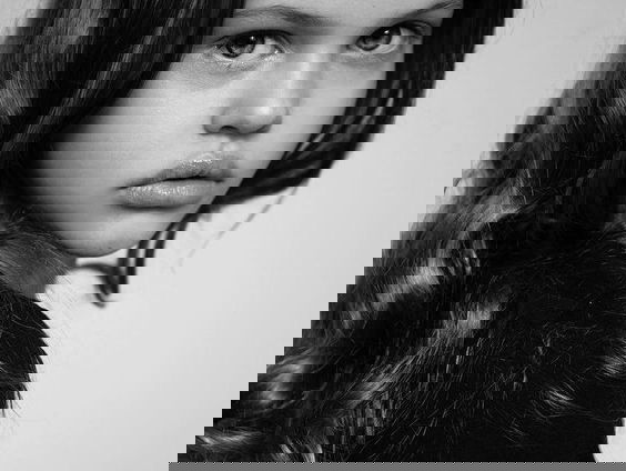 Joeke is pas 9 jaar oud en doet nu al shoots voor merken als Dior!