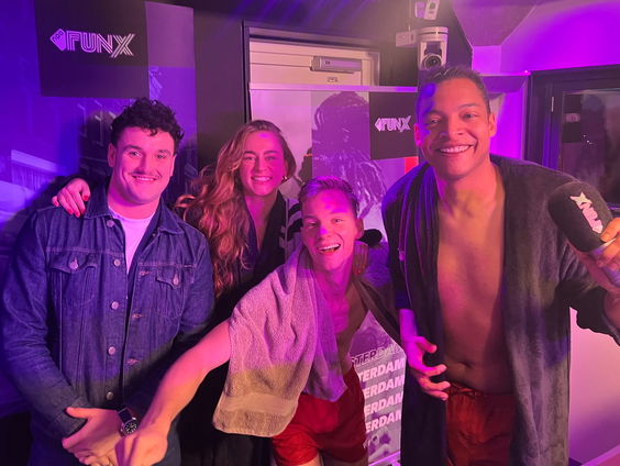 Igmar doet live tijdens uitzending Nieuwjaarsduik in het IJ!