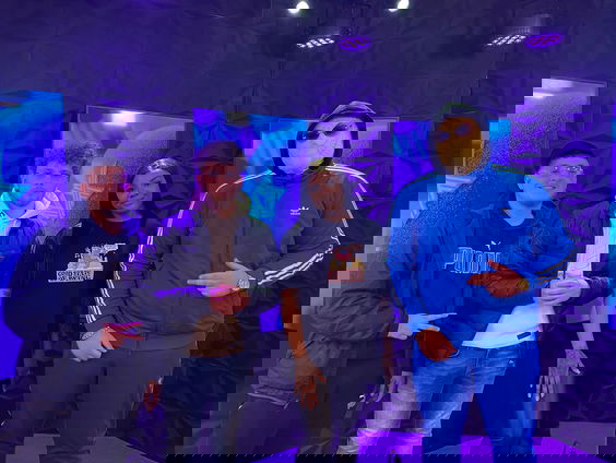 Primeur: De officiële remix van Vonneke's PePePe live in de studio!