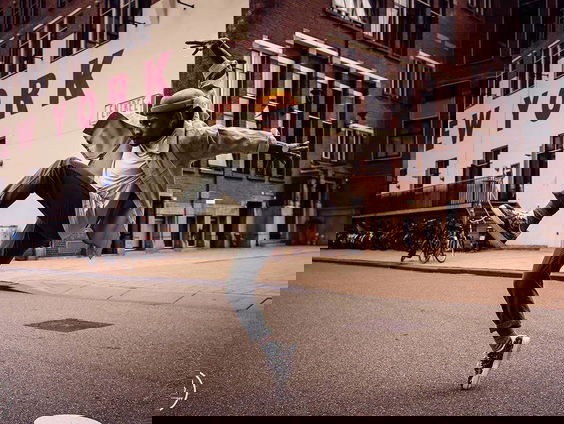 De Nederlandse Shay maakte de choreografie voor de nieuwste hit van Ed Sheeran "2step"