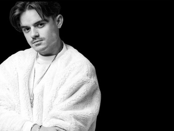 Artiest Dioni: “Dit jaar wordt mijn eerste Valentijnsdag”