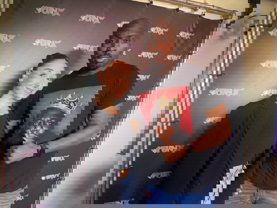 Ilayda (17) stopte met school en maakt nu carrière als nagelstyliste