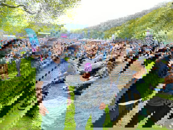 Reporter Miguel live vanaf het Bevrijdingsfestival in Utrecht: "Het is hier LIT!"