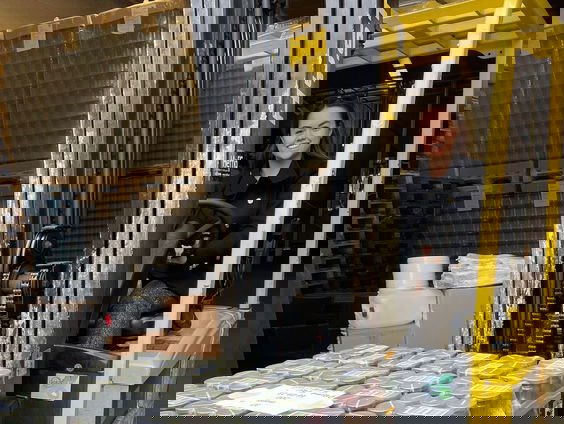 Shirley (21) heeft haar eigen sambal: "Ik eet het zelfs 's ochtends op m'n broodje pindakaas!"