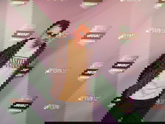 Dit is Sanders outfit voor de FunX Music Awards!