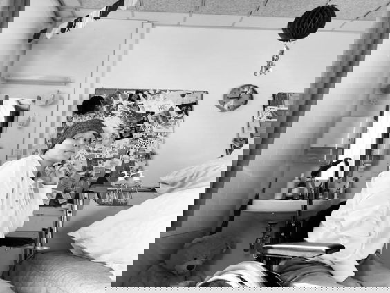 FunX-collega Milan start crowdfunding voor zijn vriendin: “We gaan ervoor zorgen dat ze weer kan lopen”