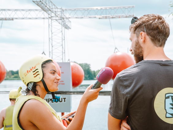 Reporter Camille test het Wipe Out Parcours in Zoelen! "Ik viel zo pijnlijk"