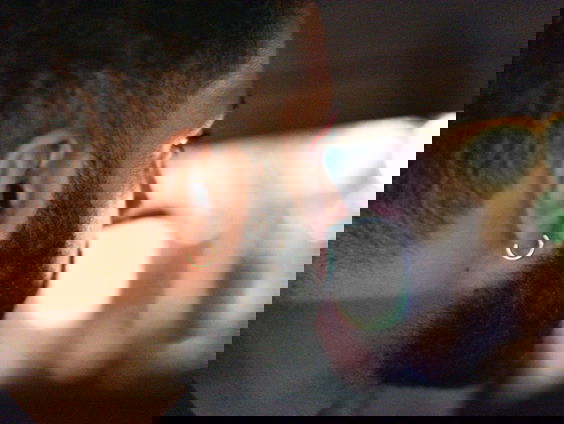 Journalist Bo Hanna (28) maakt een reportage hoe veroordeelde pedoseksuelen in Azië hun gang kunnen gaan