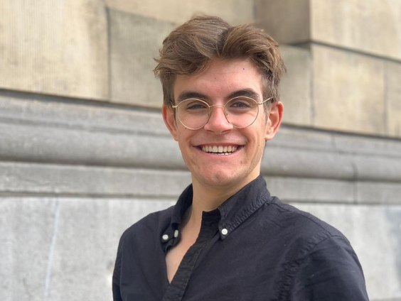 Ivar (18) woont in voormalig ziekenhuis: ''Ik heb een Mortuaria in de kelder''